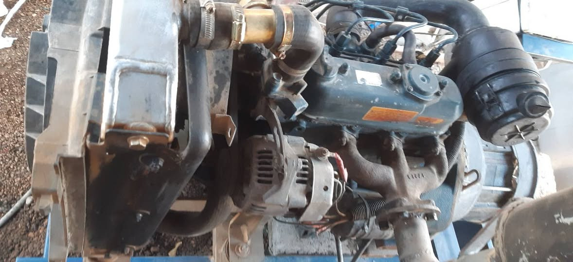 مولد كابوتا ٣ بستم نضيف جداا السعر ١٤ ورقه وبي مجال
رقم موبايل ***********
