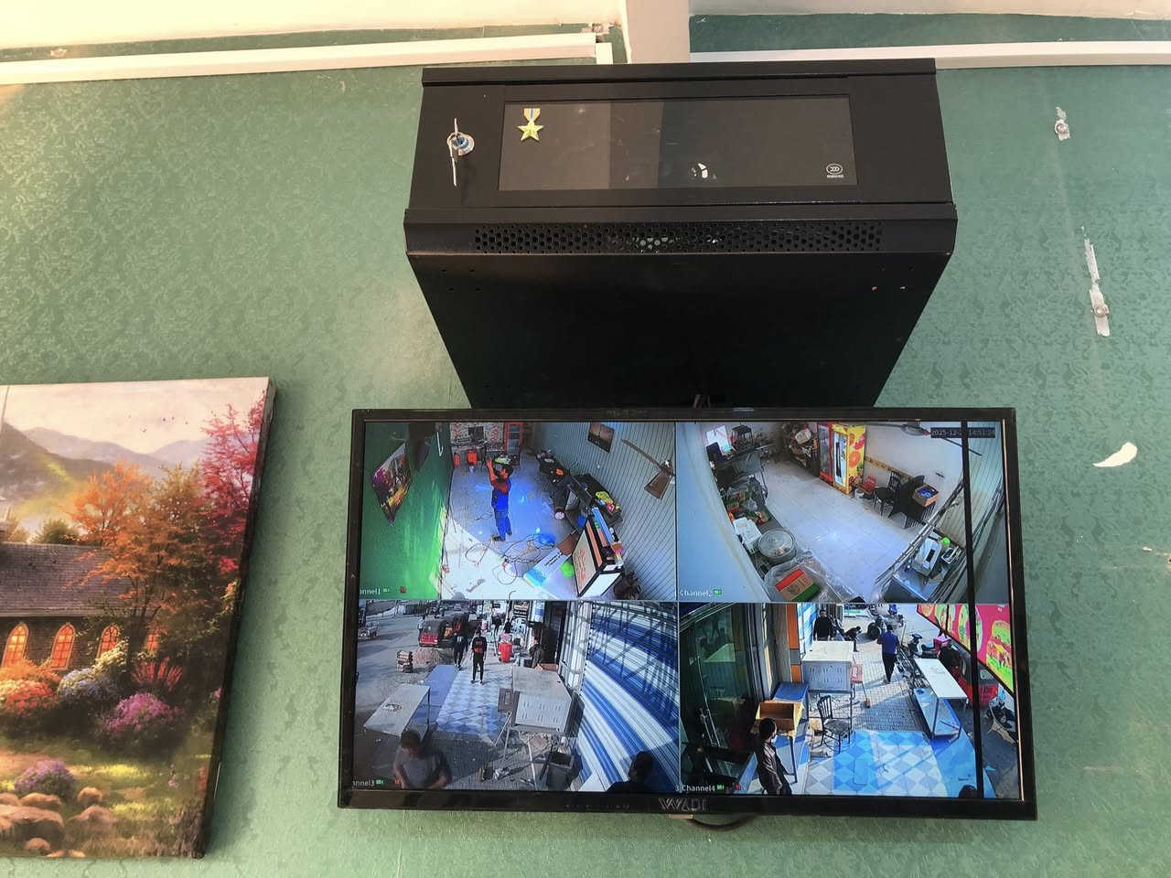 جانب من اعمالنا في الرفاعي مطعم سناك جكن
***********
فني مختص في جميع انواع الكاميرات تنصيب وصيانة جميع اعطال الكاميرات المراقبة الانالوك والـ ip
حافظ على املاكك  مع امان متطور ✅
ذي قار _الناصرية _قضاء الرفاعي 
العمل في جميع انحاء ذي قار

 #دهوا #نضام #امان #دهوا #
