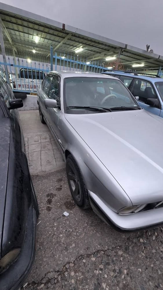 Bm 525   1991
كئر تماتيك مه كينه كبس  دوو جام كاره باي 
عام به غ  سلايت  تحويل شه رت 
 7ورقه غرامه يل سه ر  
سعر 53مه جاله كئ تئدا هه ي
رقم خودان *********** دهوك, العراق
