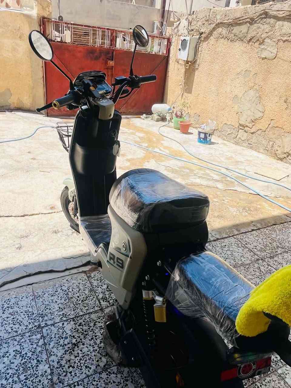 دراجة R9 شحن 

موديل 2026

بطاريات 32امبير فولل شرط

شاشة DJTL

نظام رجوع للخلف p

بلوتوث 

لايت عالي ناصي فول 

ملف2000واط نحاس

دراجة حلوة و نضيفة و اقتصادية 

السعر 490الف و بي مجال و اليكسر بل سعر و يكول350 اسمعه حجي ميعجبه👍

مكاني كركوك الاسرى و المفقودين 
للستفسار***********واتساب
