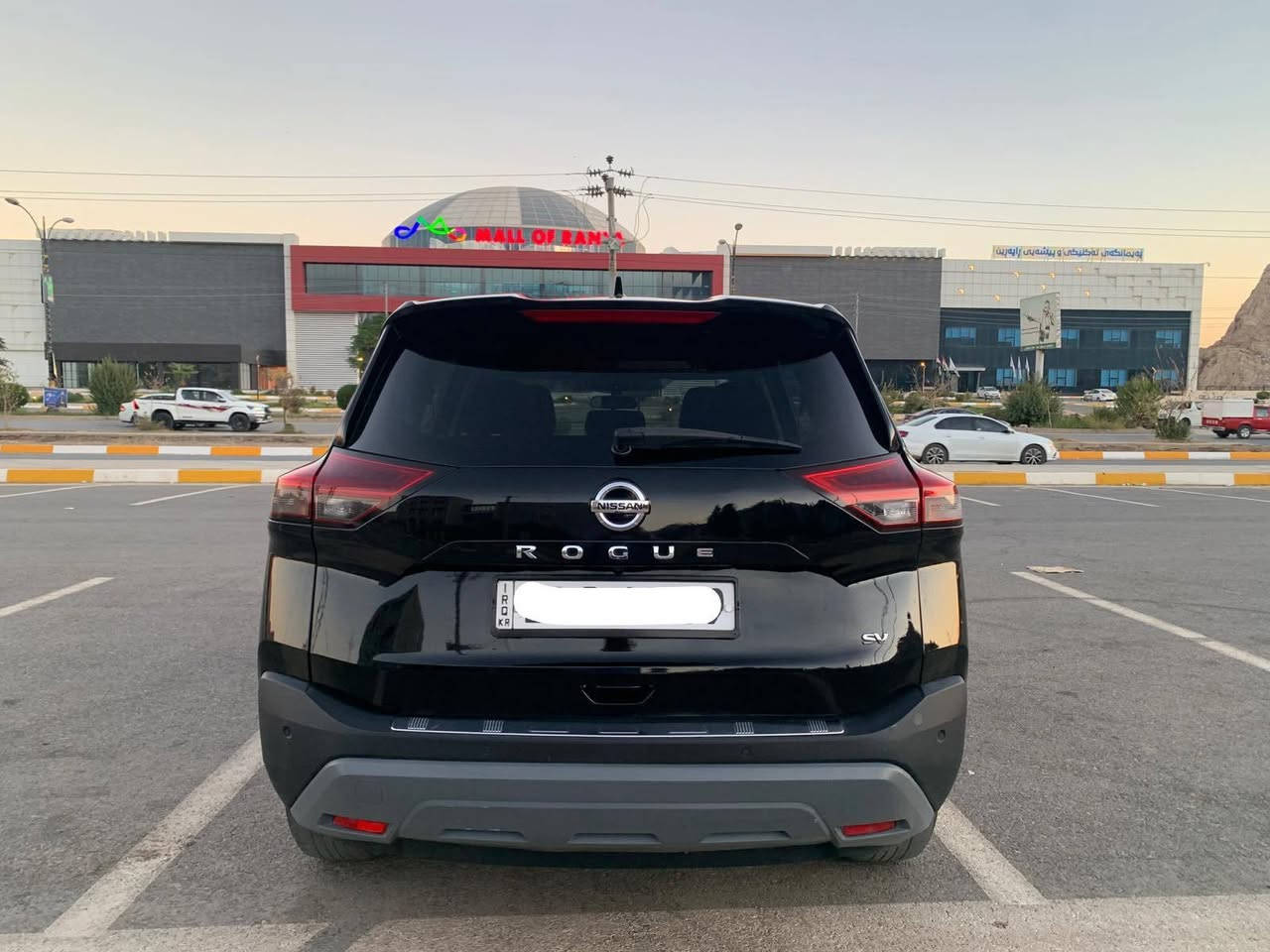 نیسان رۆگ 2021   رەنگ رەش  مواسەفات SV
قەبارەی مەکینە چوار پستۆنی مەرغوب 2.5L
سویچ بەسمە  شغال رادار هەرچوار لای پئێنج کامیرە لایت لید سوکان ڤۆلیۆم
ئۆتۆ ستۆپ auto stop
چوار مۆدی لێخوڕین eco standards sport 
شاشە گەورە چوار دەرگای دوگمە و بەسمە
ئاگادارکردنەوە لەخەتی جادە 
تحدید سرعە لەسەر سوکان
ئاوێنەی رادار لەکاتی پێچکردنەوە و بوونی سیارە
٥ کامێرای ٣٦٠ پلە
برێکی ئۆتۆ هۆڵد auto holding
برێک بەسمە smart breaks 🤖 

لەکاتی رۆیشتن ئۆتۆماتیک دەرگاکانی داخرێ 
سەنەوی نوێیە تا ٢٠٢٩
ژمارەی سلێمانی ساڵانە بەناوی خۆمەوەیە
چوار تایەی تازەی لەژێرایە
گێر و مەکینە بەشەرت
بەس قەپاغ سندوقی بۆياغە
ناوی نەگرتووە ئەرباگی نەتەقیوە بەشەرت
سەیارەیەکی توندو تۆڵ و بێ مەسرەفە

ژمارەی خاوەنەکەی 
*********** رانية, السليمانية
