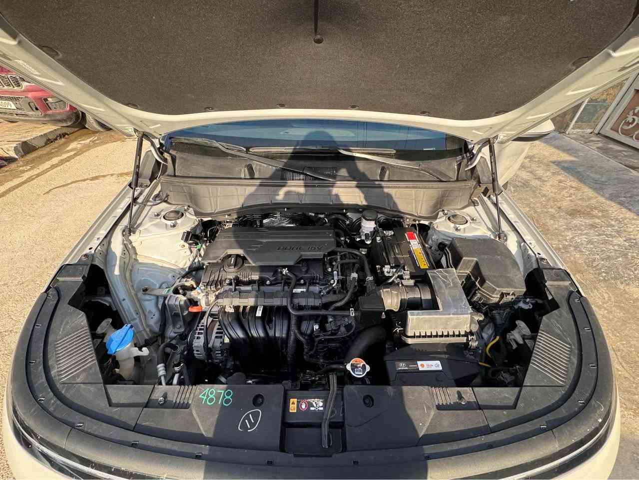 السلام عليكم
للبيع هونداي كونا ٢٠٢٤ وارد امريكي محرك ٢٠٠٠ دوش داخلة قبل اربع يام
الحادث مرفق بالمنشور
فقط بارد بالبنيد شبر واصبعين بارد بالجاملغ 
ايرباك ستيرين
 بدون شاصي وراديتر بلادي وغاز بلادي 

مواصفات sel
تبريد قطعتين كشن كهرباء
ولا كلوب مشتغل بدشبول
بوابات كلها كاملة
مكانها بغداد زيونة 
*********** 
السعر 166 وبيها مجال بغداد, العراق
