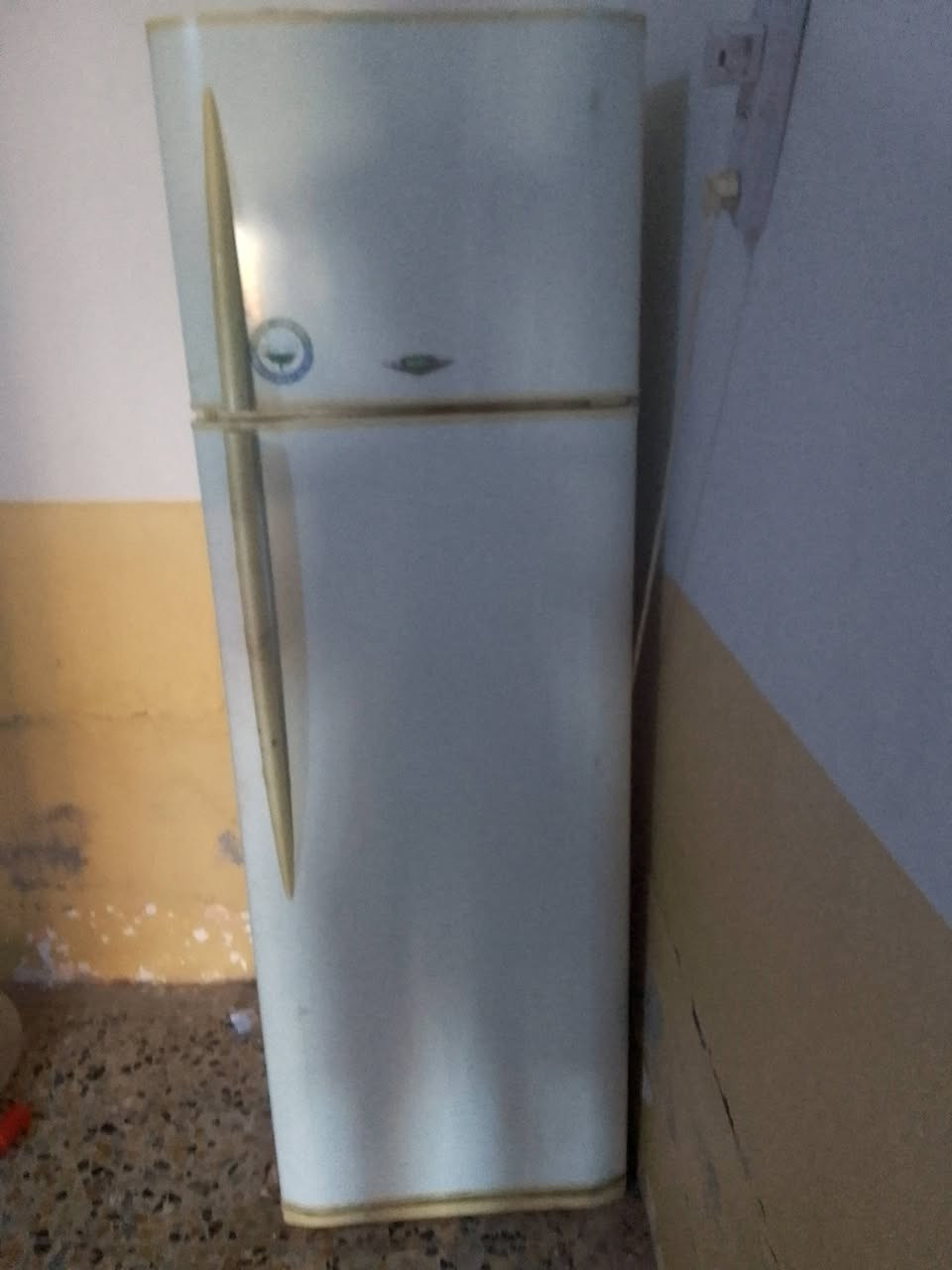 ثلاجه حجم 20 يمكن سعره 225 ستفسار ***********
