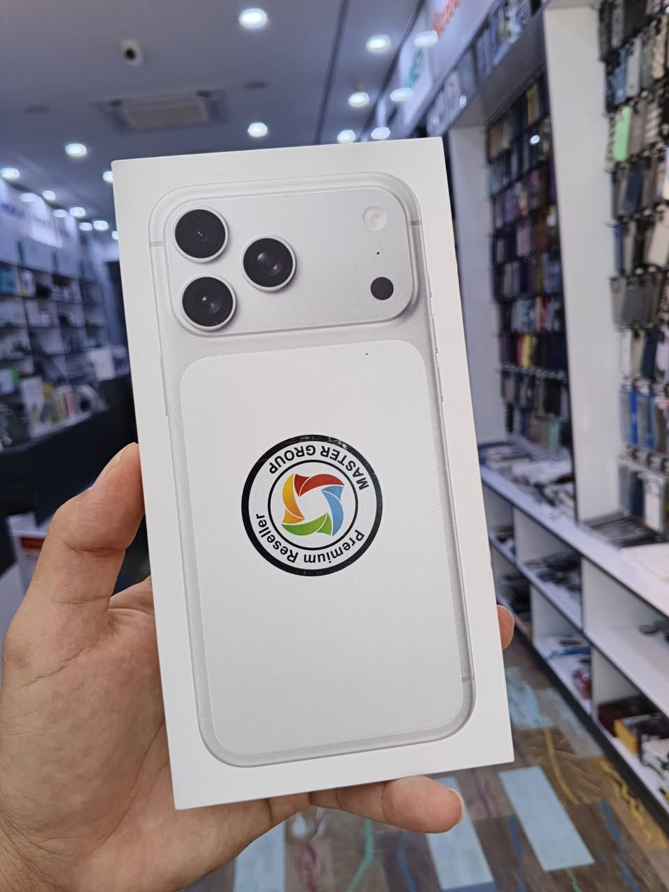 17 برو ماكس+16 برو ماكس
تواصل واتساب ***********
