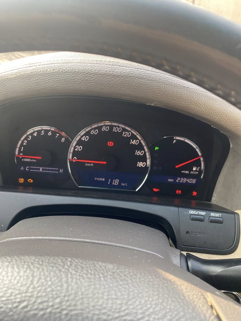 182
2006 
2 دووگمە
جوار تایەی لۆک
لەساخێک توند و تۆڵتر نەبوو نەتەوێ. 
بێ دوکەل. 
48$
یەک تۆز مەجال

***********
