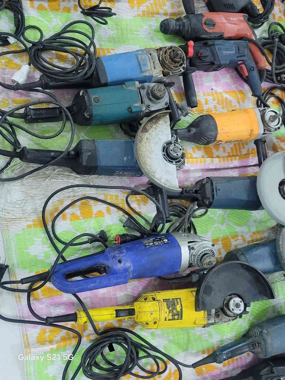 بضاعة متنوعة للبيع الشراي يراسلني او يتصل واتسب*********** توصيل موجود لكافة ت
