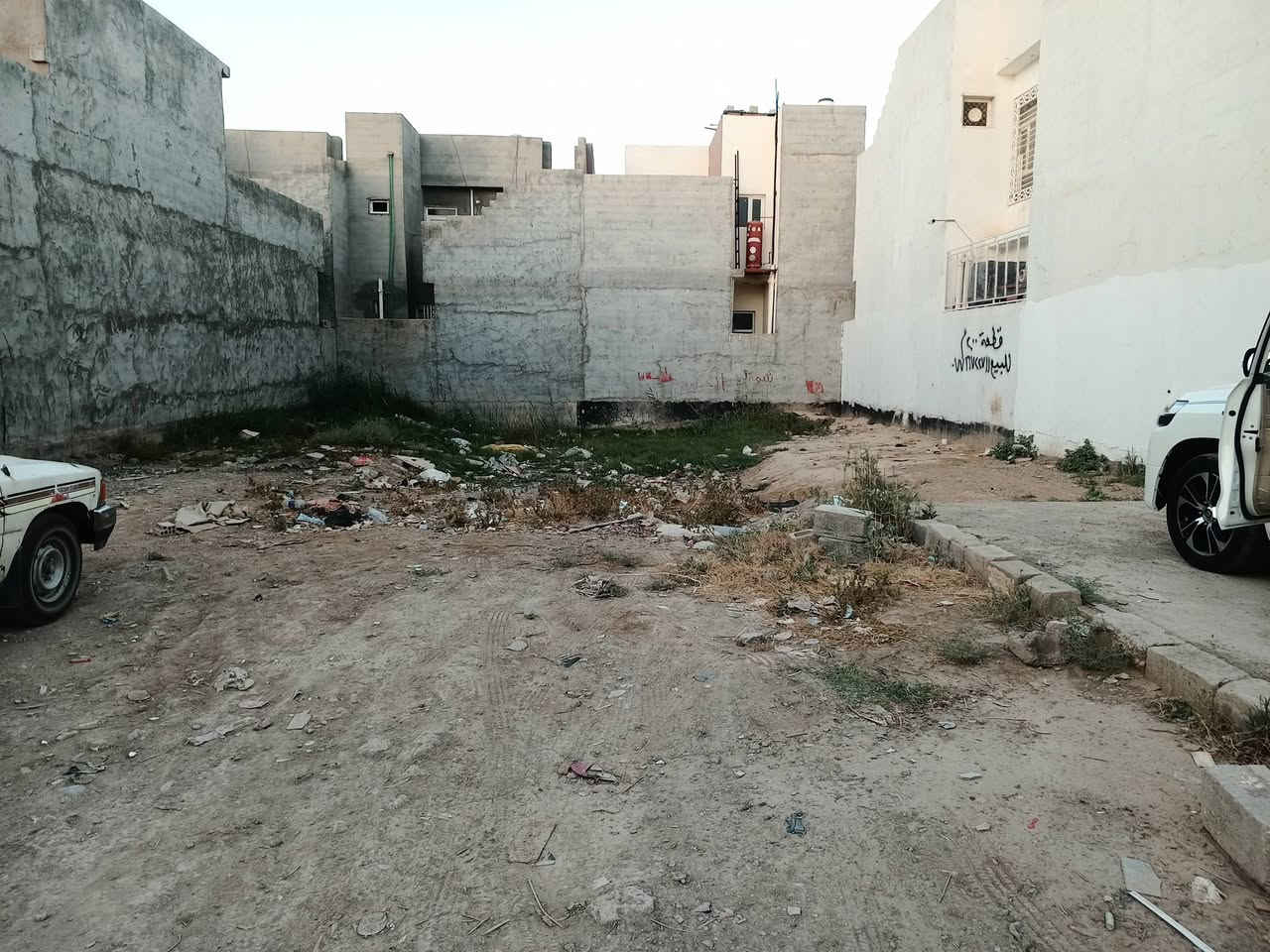 السلام عليكم .قطعة ارض للبيع المساحة 200 واجهة 8وربع منطقة دور الزراعة الثانية .منطقة كافة الخدمات متوفرة بيهة .سند زراعي 25 يعني سند اصلي وسهم .للاستفسار اكثر ***********  متوفر واتس اب .
