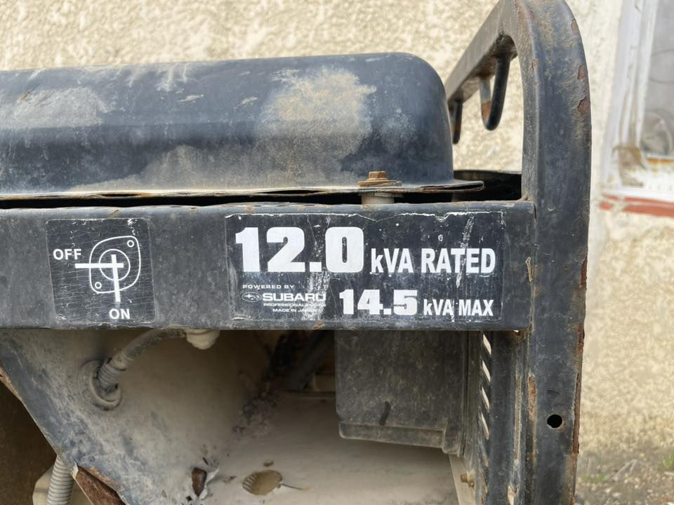 سلاك عليكم مولدة 12.0 kVA للعلم المولده بانزين السعر 800 وبيها مجال نقصها كتف وباتري فقط . مكاني بغداد المحمودية ناحية الرشيد .. ***********
