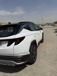 توسان خليجي  موديل 25 تو كلر فول  بصمه  كشن تبريد  جلد  كشنات كهرباء  ...