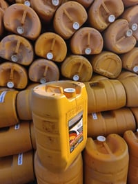 جلكانات 25 لتر نضاف سعر ألفين ونص العدد مفتوح 07722642072