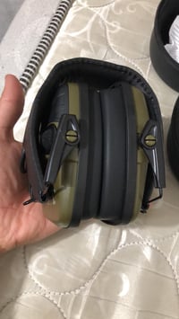 سماعات • إلكترونيات