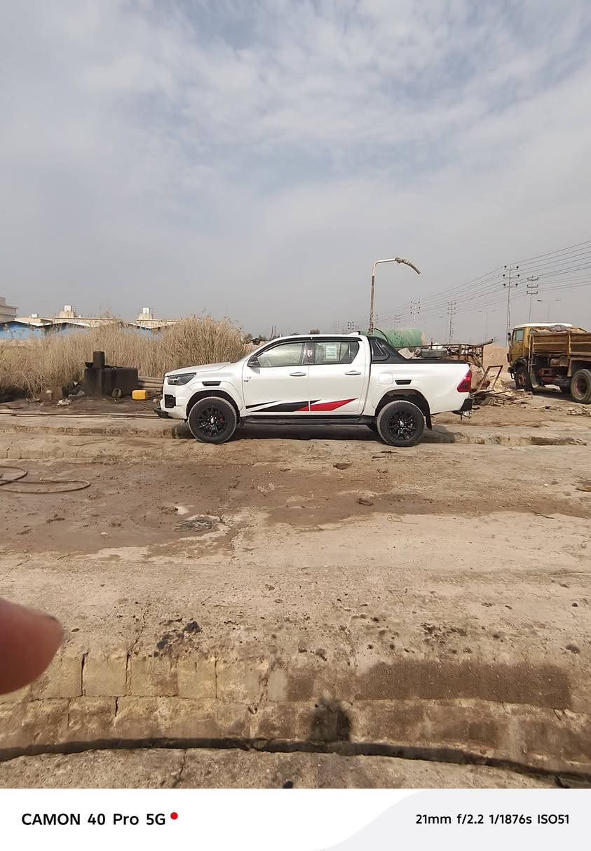 السلام عليكم بيكم هاليوكس جيار
موديل 22 6v كشن كهربائي قطعتين تبريد 

بنيد جكات 4كامرات مري شفط لايت زنون

مواصفات سياره كويتي تخم تاير رقم أربيل 

ماشيه 91الف سعر 350 وبيه مجال 
رقم لهاتف ***********
