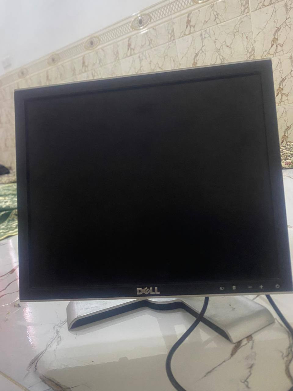 شاشه حجم ماعرف شكد ترهم مال كامرات ترهم تخلي عليه تصير حاسبه للبيع السعر مناسب جدا *********** هاذه الي حاب يتصل
