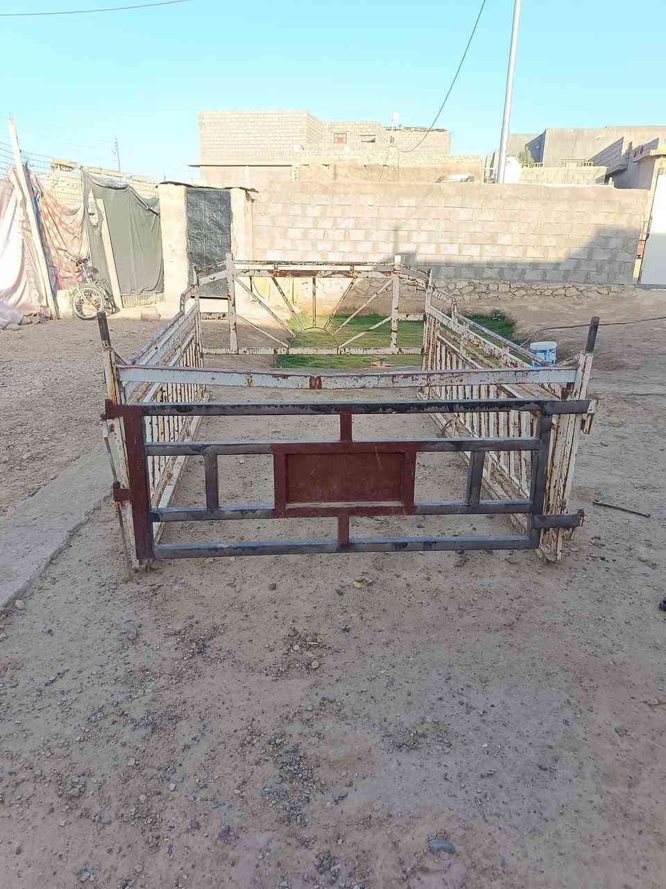 محجل كيه حمل مثل ما موضح بصوره 
يريد صبغ حديد قوي سعر 100وبي مجال لطيبين،***********
