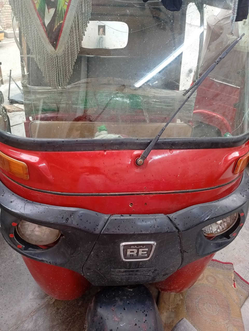 تكتك موديل 16 أوراقها اؤصليه بس زرف مكينه وشغاله وسعرها مليون وسبعمائة وبيها مجال ***********
