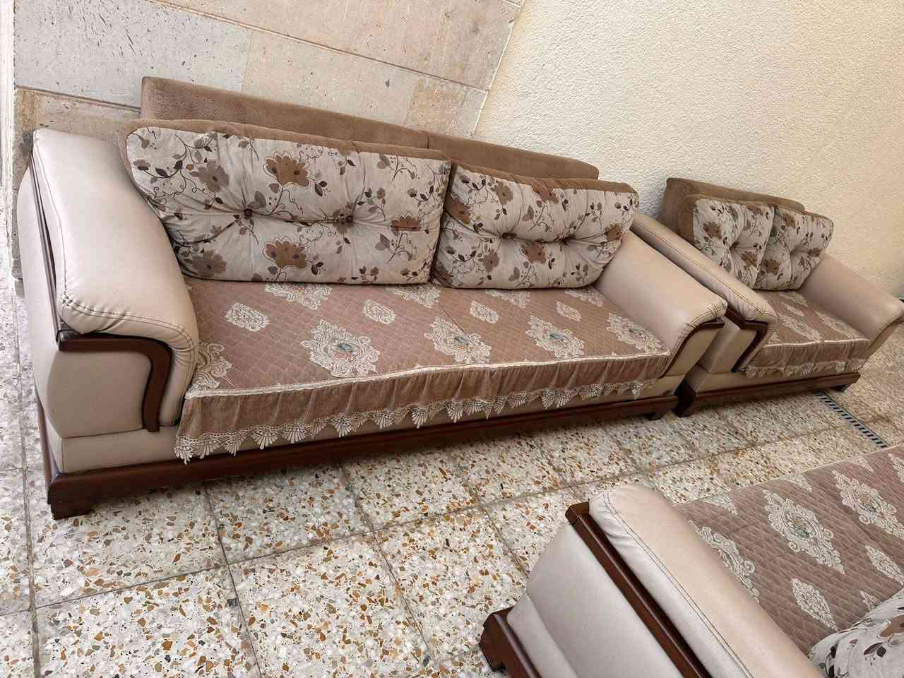 السلام عليكم تخم ونص للبيع تسكام سعره مليون ونص مكلف بنشر ***********
