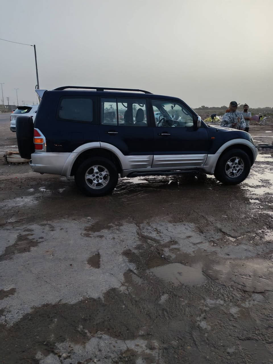 باجيرو ٢٠٠٢ بغداد انكليزي بسمي مكفوله من الصبغ والضربه محرك ٣٠٠٠ بلادي تبريد شغال دواخل نظيفه كامره وشاشه 
السعر ٧٥ وبيه مجال مكان السياره الديوانيه
***********
وتساب موجود
