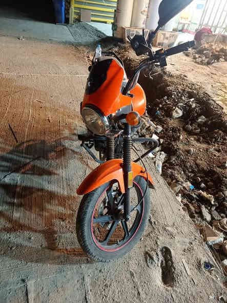 سلام عليكم دايون 23 طالعة ب 24 شهر 6 رقم سنوية ولوحات تحويل ثاني يوم دراجة مكفولة  برغي مامفتوح بيهه استخدام شخصي الشراي يتصلل ويدلل ***********
مكاني بغداد الدورة حي الصحة 
السعر 2300 وبيهه مجال حگ الجية
