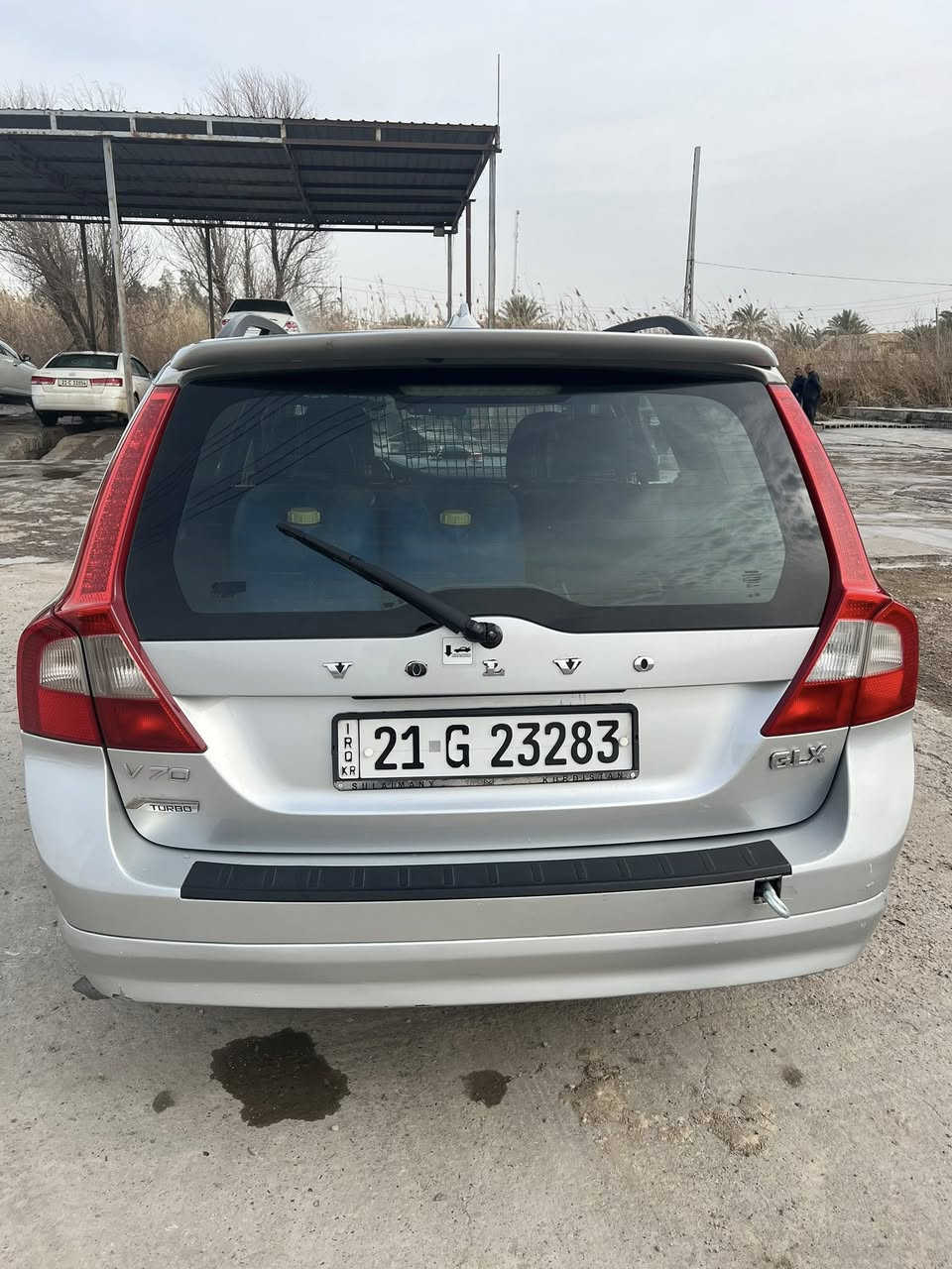 سلام عليكم فولفو 2011 بسمي تحويل مباشر كير محرك ممتاز بدون اضرار الحدادية 100/100داخل جلد اسود كروز سرعة ومواصفات عديدة مراوس او بيع العنوان ديالى المقدادية  السعر 95الرقم ***********
