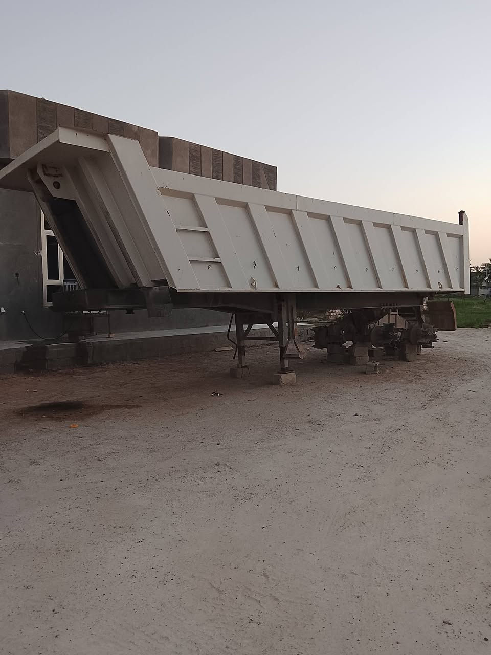 السلام عليكم 
موجود عربان نساف للبيع 
براد 16 
نضيفه كاعيه نضيفه بدون تدريج
ت ***********
