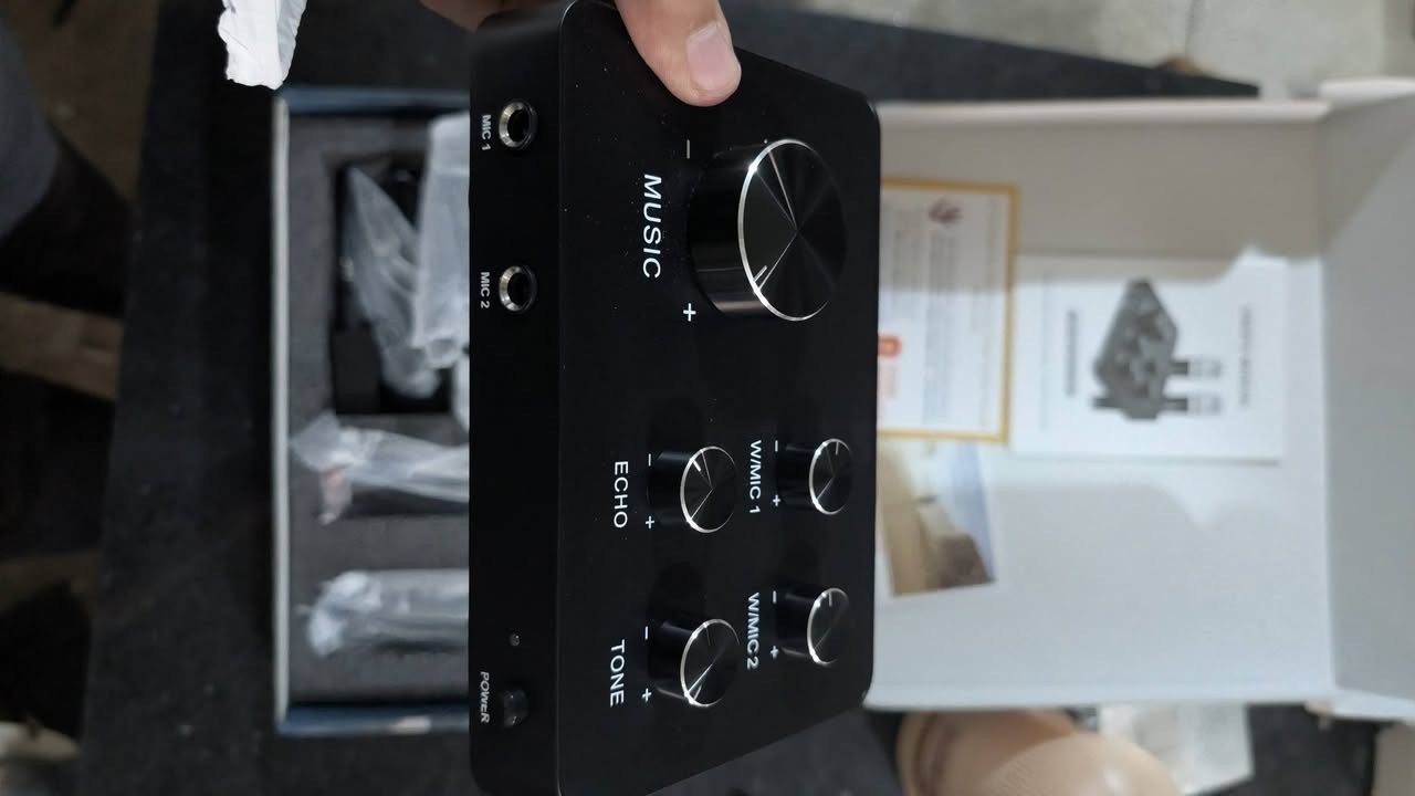 Rybozen DIGITAL VOCAL MIXER WITH DUAL WIRELESS MICROPHONES مايكات مع مكسر صوت جديد غير مستخدم


**إذا كنت صاحب هذا الإعلان وتريد حذفه لأي سبب، رجاءا أرسل رسالة إلى الدعم الفني**