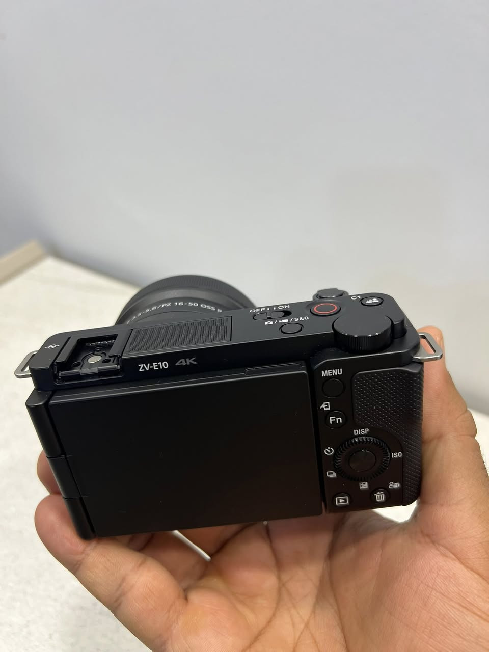 السلام عليكم كاميرا SONY ZVE10 ستخدام جدا قليل اخت الجديده للبيع مع كامل ملحقاته كامله و مع رام


**إذا كنت صاحب هذا الإعلان وتريد حذفه لأي سبب، رجاءا أرسل رسالة إلى الدعم الفني**