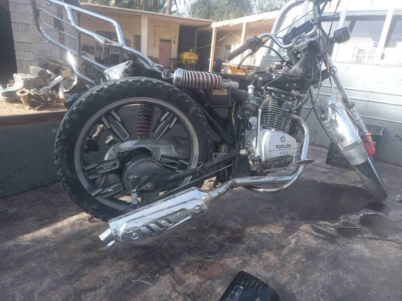 سلام عليكم شباب دراجة سيفان ٢٣ مكلوبة ابيعها على حادثها المحرك مو وياها وياها محرك ٢٠ شاصي بس بكان صغير معوج من ورة يم سيباية  والباقي مكفول  سعر ٢٥٠ وبيها مجال قليل  ***********
