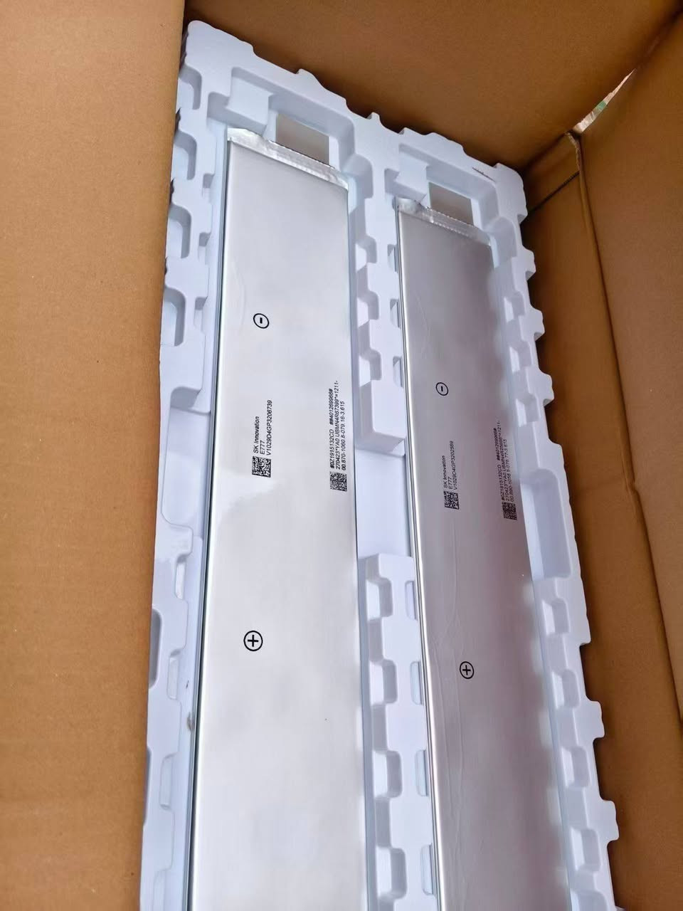 New SK777 + Original Box Original Lug Voltage: 3.7 V 7V Actual capacity: 80AH Continuous discharge 3C Instantaneous discharge 5C Charging current: 1 C Cell weight: 0.9 kg Standard size: 9.5 thick * 95 wide * 530 long Spot supply, price advantage [shake hands] [celebrate] whatsapp+86 13428877072


**إذا كنت صاحب هذا الإعلان وتريد حذفه لأي سبب، رجاءا أرسل رسالة إلى الدعم الفني**