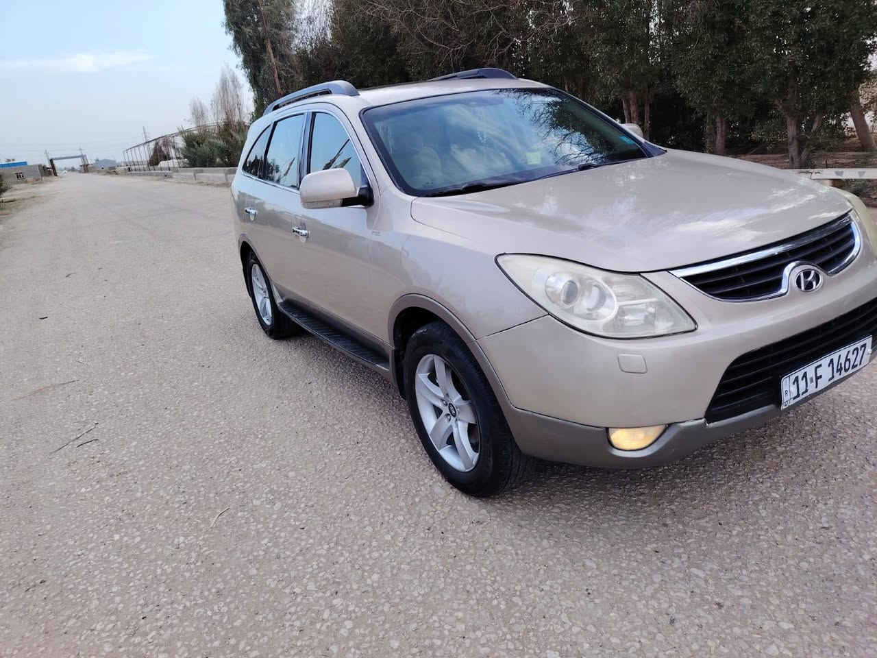 السلام عليكم هونداي فيراكروز خليجي موديل 2009 رقم بغداد دولي بسمي سنويه وهزه جديده  كارتون شرط جاهزة من كلشي مكينه  سته سلندر 7 راكب كير حداديه تخم تاير كهربائيات كلها شغاله السياره كفاله من اي ضربه فقط بنيد جارد ورشيته بدون معجون أو ضربه الباقي كفاله السياره فول الفول ماكو شي ما يشتغل بيها مكاني بابل السعر 125وبيها مجال لشراء وهذا رقمي الي يحب يتصل ***********
