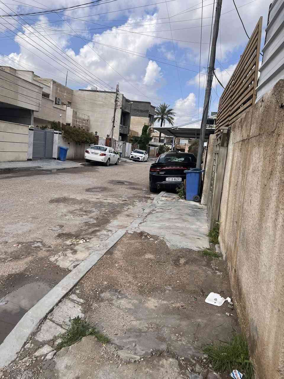 دار للايجار حي الاعلام قرب عياده (دانتل ستي للاسنان)4غرف وصاله وحمامين وكراج ***********وتساب فقط
