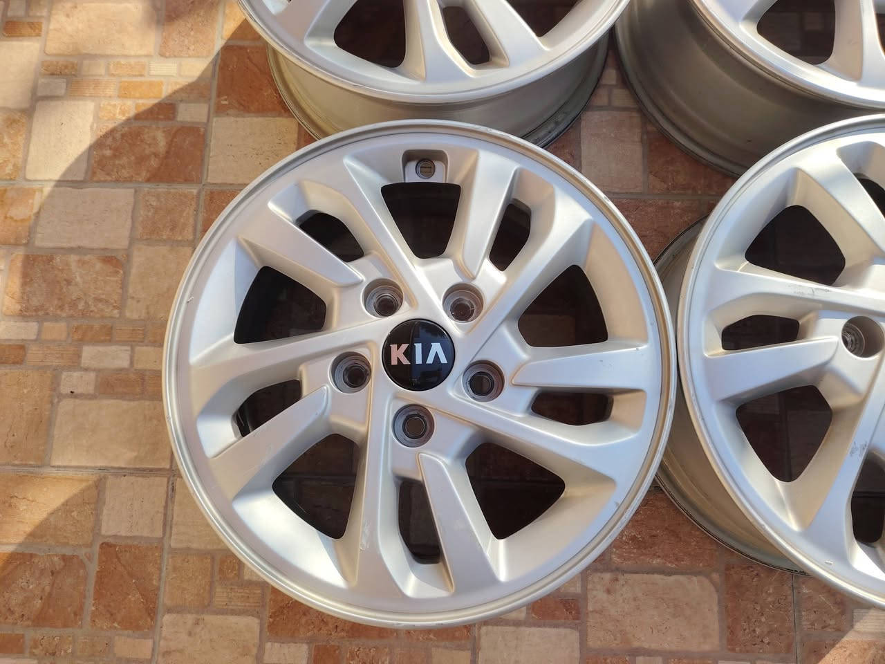 جنط كوري اصلي
قياس 15 
خالي من العيوب
السعر 175 
0795816373


**إذا كنت صاحب هذا الإعلان وتريد حذفه لأي سبب، رجاءا أرسل رسالة إلى الدعم الفني**