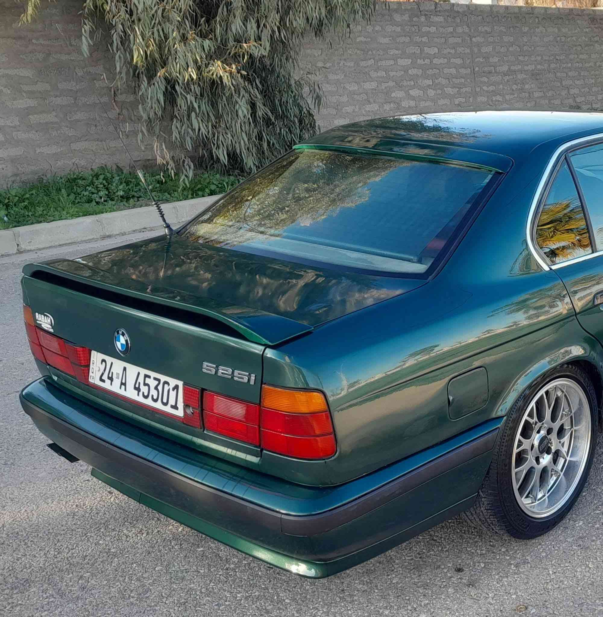 BMW 525كبس
موديل 91 
سنويه 29  
تراهم نقد وترهم قصاد وترهم مراوسه
كير محرك تبريد شرط
طخم تيارات جدد ويل كرن الغزال 
بسمي وشرط التحويل 
مكاني موصل 
كشنات جلد 
بجم عريض 
***********
***********
