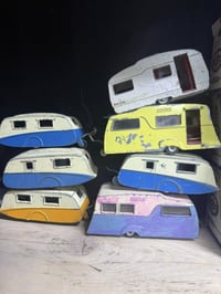 كرفانات نكليزي • متوفر