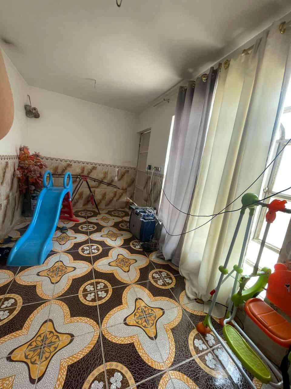 يوجد بيت طابو صرف
المساحة 200متر طابقين 4نوم 
الطابق الاول قديم والطابق الثاني جديد 
شارع 80 محيزم 4. بجهة مسجد الرحمن. يم نبع بابل 
للاستفسار مراجعة مكتب الشارقة للعقار مقابل مسجد الرحمن الاتصال اوعبر المراسلة ***********
