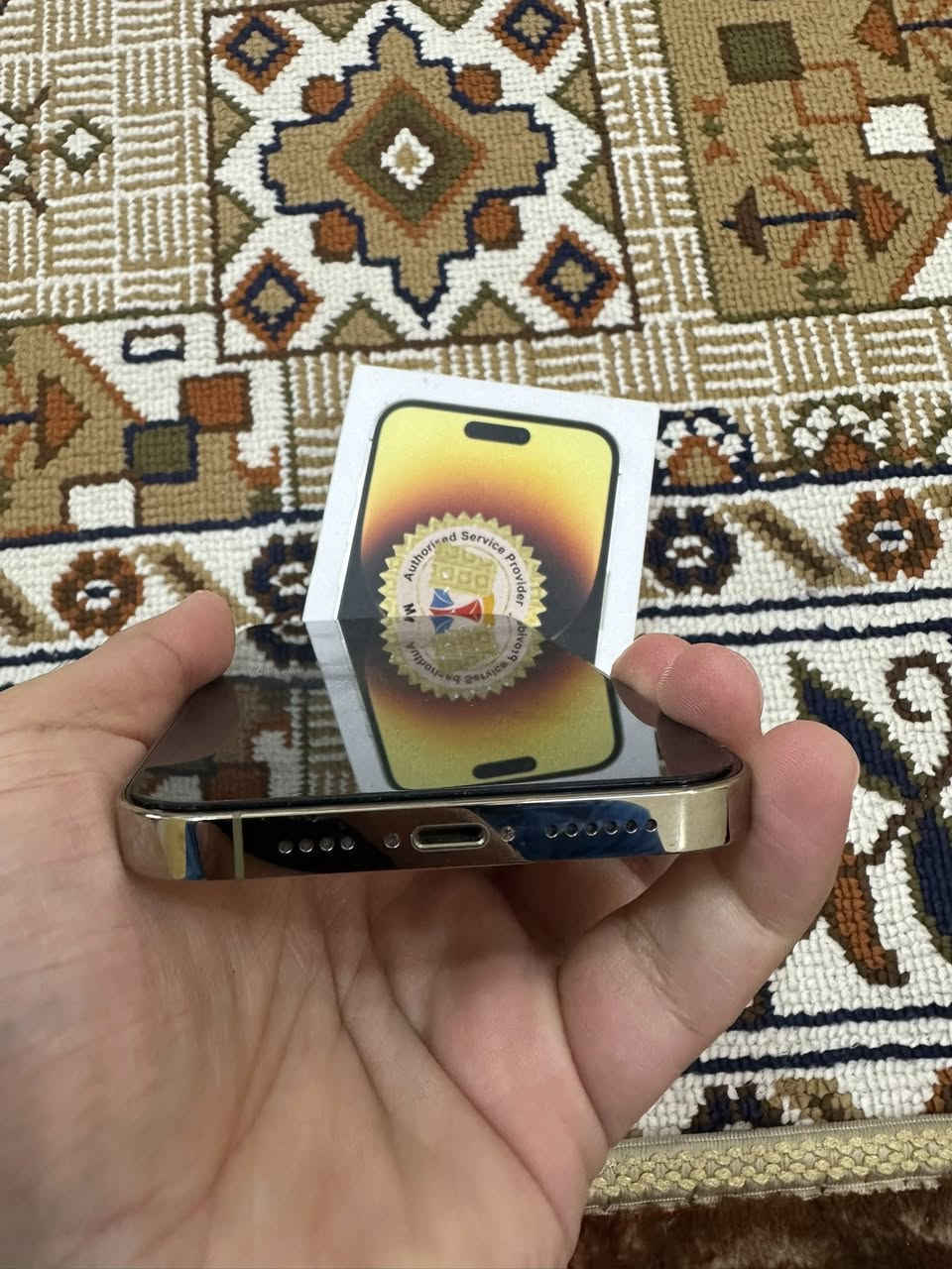 السلام عليكم
ايفون14برو ماكس 
ماستر الجهاز 
بطاريه89
لون ذهبي شخط مابي 
الجهاز مكفول من الفتح 
لا مبدل بي شي ولا ابد 
الجهاز السيمكارت مالته مرا يشتغل مرا لا كام يعلس😂
تكدر تضيفله شريحه الكترونيه ب10وتنحل السالفه
للبيع او للمراوس 
مكاني الخالص 
سعره775
***********

0773 253 3607
