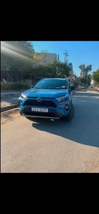 � للبيع | Toyota RAV4 Hybrid SE 2023 🚘 🔹 اللون: أزرق مميز 🫐 🔹 فئة SE 🔹...