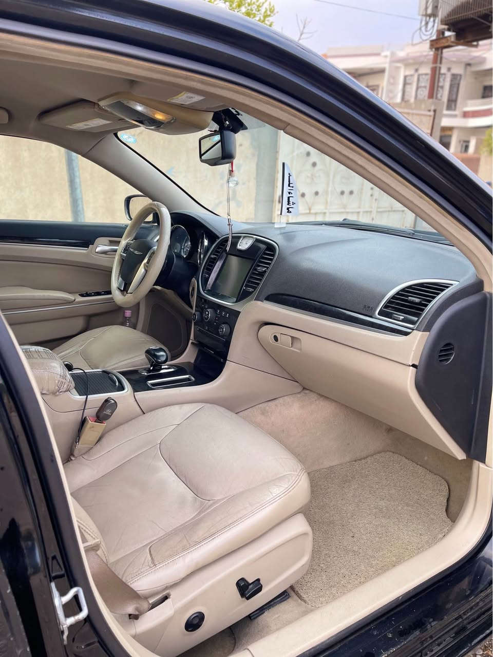 سلام عليكم 2012. S
بدون ضرر فقط مكانين بارد سنويه جديده ارقام جديد بطاقه بانزين موجوده 
مواصفاتهه المعروفه 
داخل عسلي 
كير طياره 
كشنات حار 
تشغيل عن بعد 
استخدام شخصي سياره ماشيه 160 حقيقي 
محرك كير بشرط بلاد بدون فتح شراي خابر ع رقم *********** سعرهه 172 كركوك, العراق
