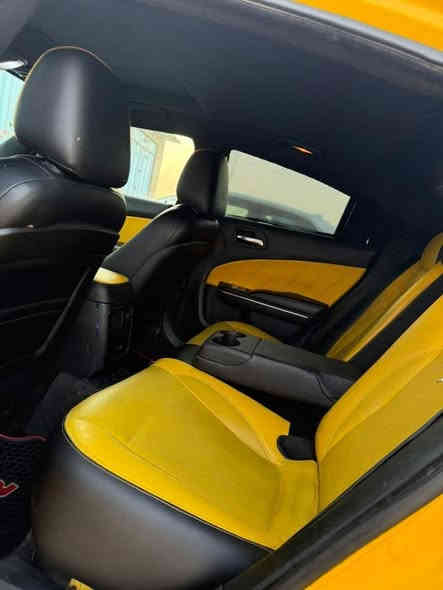 السلام عليكم 
جارجر موديل 17_18 مرمزه سنة وحدة اصل لون اصفر من امريكا 
السيارة جديدة مامتعوبه رقم بصرة خطها شطرة بغداد حادث جاملغ وبنيد شرط بدون ايرباك بدون دواخل سعرها 165ورقة وبيها مجال للشراي مكاني واسط قضاء الحي ***********
