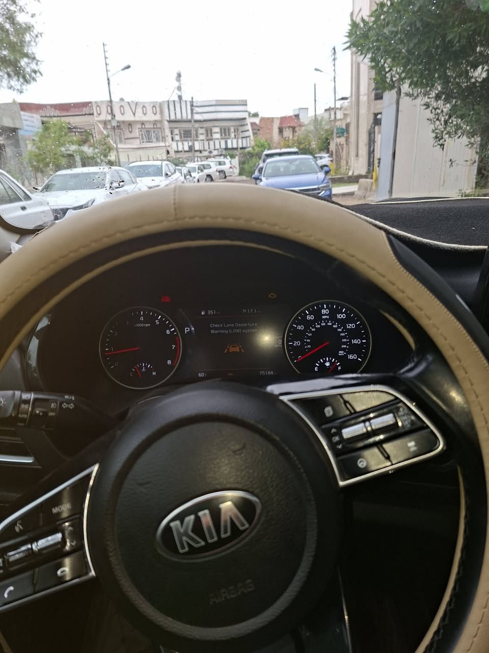 كيا سلتوز ٢١ فول مواصفات وارد امريكي
تبريد قطعتين...تدفئه بالكشنات..كشن كهرباء. فتحه سلايد روف
محرك ١٦٠٠ تيربو. تحكم ستيرن ..شاشه اعطال قياده ذاتيه....رادار
اشاير بالمري...مسويلها ادامه كامله صدر جديد زوج تايرات جدد..باتري جديد ...للبيع فقط ب١٢٦ ورقه بيها مجال مكاني بغداد الحريه او الكاظميه ***********
