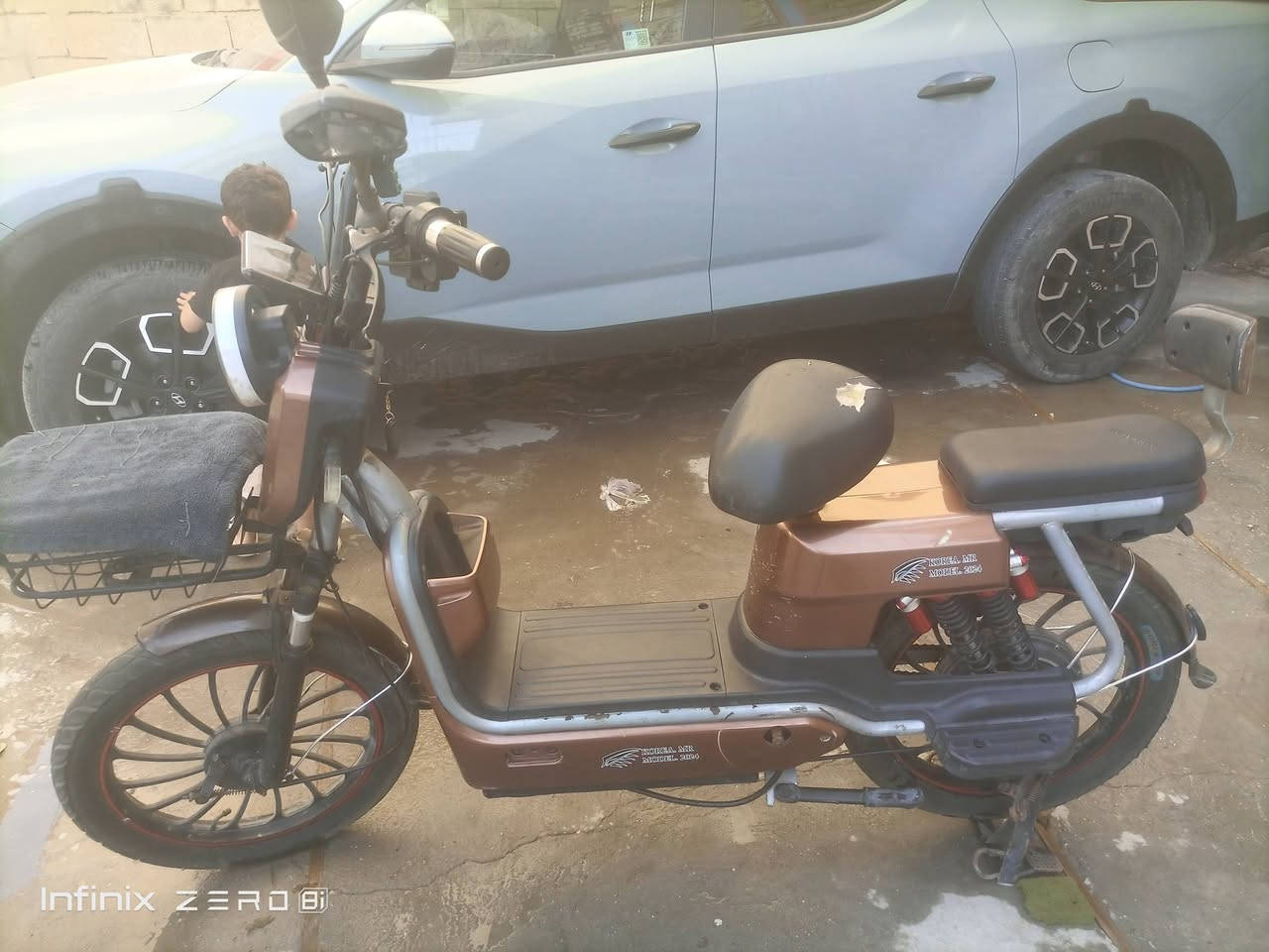 دراجه شحن للبيع
الدراجه جديده 
النقوصات البيها فقط بطاريه وعقل خربان 
السعر 128 للتواصل علا الرقم ***********
