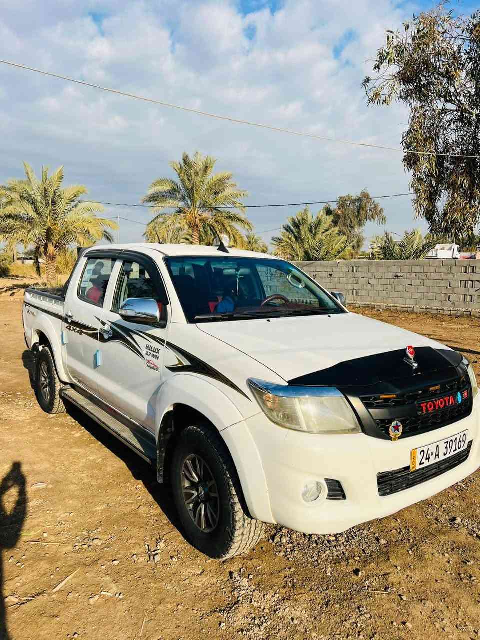 هايلوكس 2014 4x4 مكينه بانزين كير اكسن محرك كفاله تبريد 🥶 كير عادي تخم تاير رقم دهوك كليزي سنويه لل30تحويل مباشر مكان واسط الصويرة *********** السعر 165 (سياره واكعه عليه سقيفه فقط باقي كفاله)
