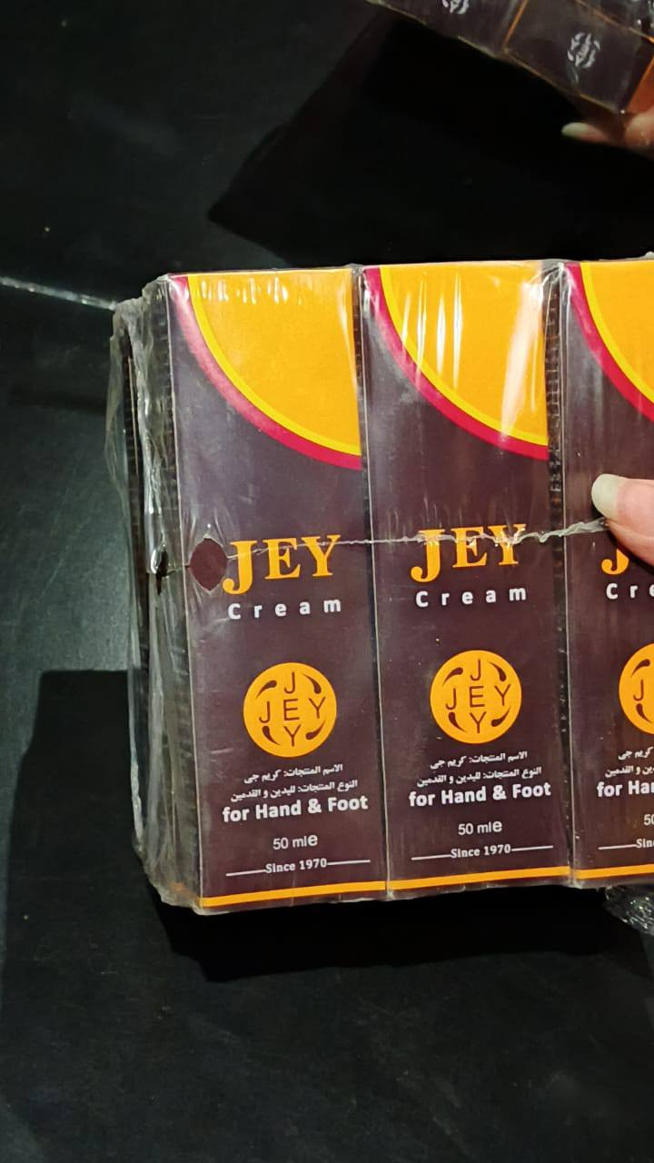 مساء الخير بنات حبيباتي 🫣🩵..
رجعت وياكم بعد انقطاع بشيء اجمل وان شاءلله يعجبكم🤭✨♥

سويتلكم عروض ع الميش والصبغ.. تسريح الشعر الحار.. 

الحفافة ثابته ع5 الاف..  
ورموش اسبوعيه ايضا متوفره.. ✨🩵

ووفرتلكم هذه المنتاجات الحلوه مثلجن ياحلوات🩵🙈..
وايضا توجد منتجات عنايةهواي لم انشرها بعد🩵 

لان تستاهلون الشيء الحلو والاصلي.. 

اي سؤال للاسعار ادخلن خاص حبيباتي 🩵.. 

والتريد تشتري منتج ادز صورته.. 

وان شاءلله تعجبكم كل الأسعار وشرط كله الاصلي😉🩵.. 

العنوان دور الزراعة الاولى.. قرب مكتب منفذ القسور..


**إذا كنت صاحب هذا الإعلان وتريد حذفه لأي سبب، رجاءا أرسل رسالة إلى الدعم الفني**