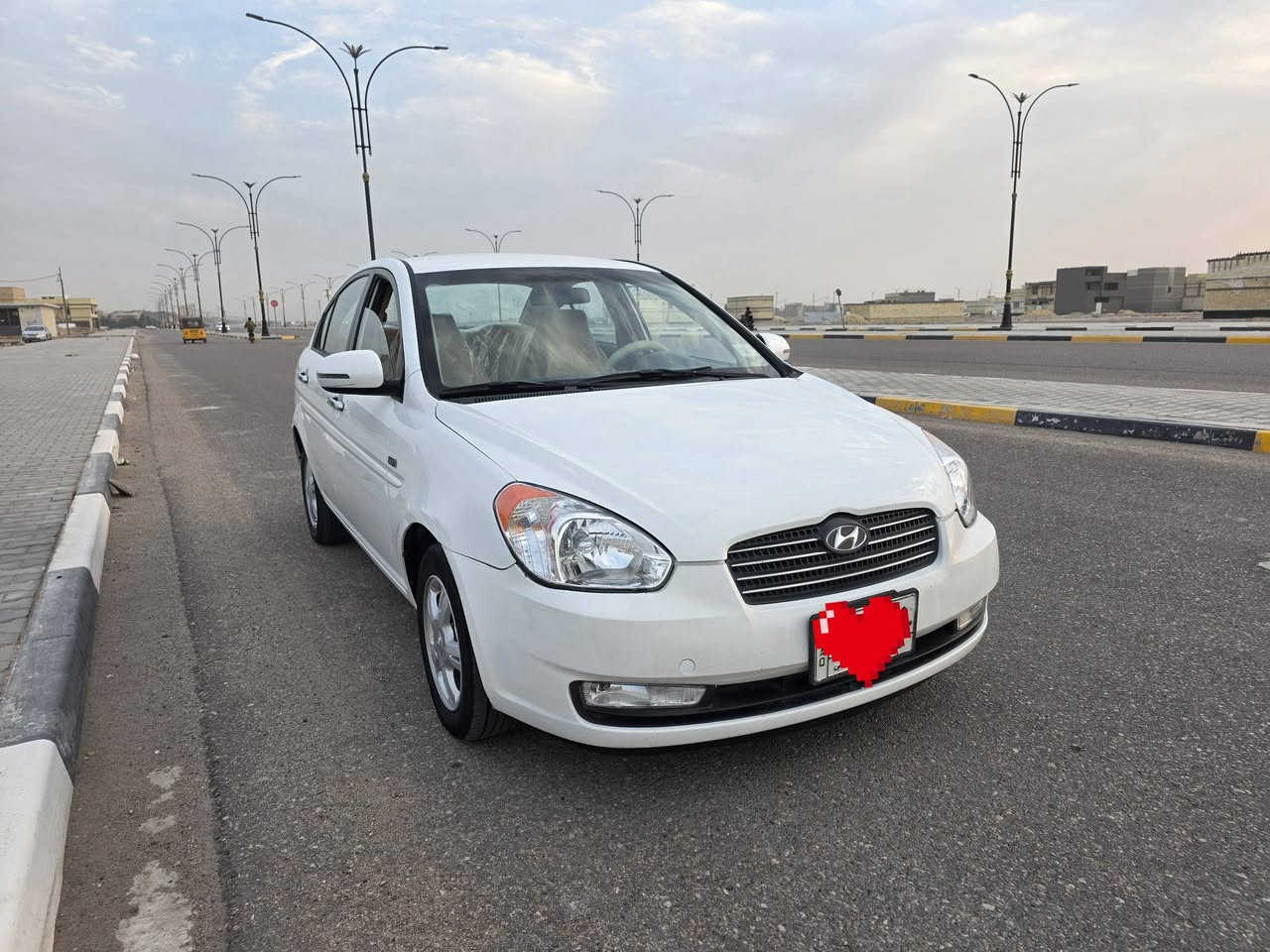 سلام عليكم سلام عليكم خوان عندي0 سيارة البيع اكسنت*********** موديل 2011رقم بصرة السياره  استلام شركة العامه السياره جديده كلش وجاهزة من كلشي  السياره مكفولا فقك،فقط مدكرامامي بدل،اصلي،بدون داخل السعر 97،وابيهامجال
