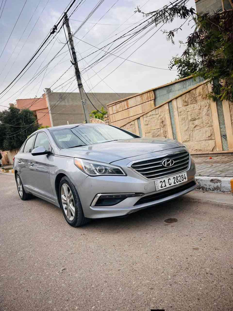 ‏السلام عليكم
‏🚗 للبيع / المراوس 🚗
‏
‏هيونداي سوناتا موديل 2015
‏ 🇺🇸 وارد أمريكي
‏فئة SE (المواصفات العادية)
رقم شمالي _ سليمانية 
‏
‏🔹 اللون: فيلي فاتح 🤍
‏🔹 الممشى: 123,000 مايل
‏
‏🔹 المواصفات:
‏✔️ محرك 2.4 لتر 4 سلندر GDI)
‏✔️ قير أوتوماتيك 6 سرعات
‏✔️ دفع أمامي
‏✔️ صرفية وقود جيدة ومناسبة للاستخدام اليومي
‏
‏🔹 التجهيزات:
‏✔️  نظام صوتي ممتاز
‏✔️ كاميرا خلفية
‏✔️ لد نهاري 
‏✔️ بلوتوث + USB + AUX
‏✔️ تحكم بالمقود
‏✔️ مثبت سرعة
‏✔️ مرايا قلاب
‏✔️ فتح وغلق مركزي
‏✔️ جنوط ألمنيوم قياس 17
‏✔️  صدر جديد امامي خلفي 
‏
‏🔹 الحالة:
‏✔️ ضرر قطعتين صبغ فقط 
‏✔️ بارد بسيط 
‏✔️ السيارة بحالة جيدة وممتازة وجاهزة للاستخدام
‏
‏
‏📍 الموقع: (بغداد - المحمودية)
‏💰 السعر: (116$)
‏
‏📞 للاستفسار: (***********)
