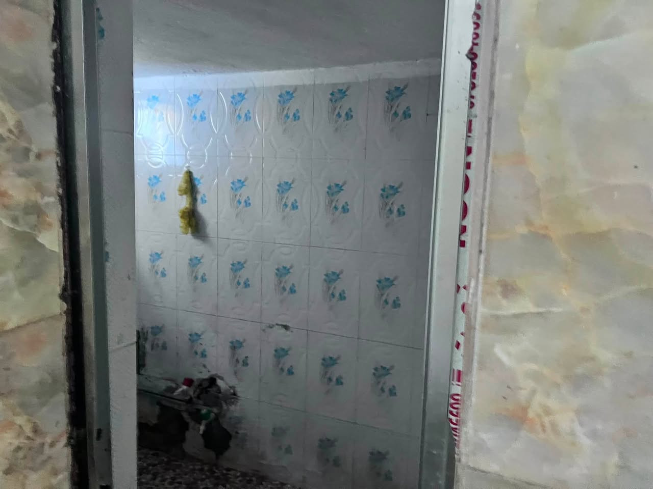 سلام عليكم بيت الايجار مساحته 100طابقين يتكون من صاله ومطبخ وكلدور وغرف نوم عدد 2
سعر لايجار 250قفل العنوان حله شارع طاقه كهرباء قريب على شارع الحسينيه ولاستفسار مراجعت مكتب بهاء الجشعمي اللعقار 
***********
