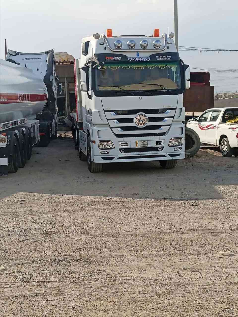 سلام عليكم للبيع اكتروس سنكل خلفي موديل 2004 ريتايدر تبريد رقم كركوك شرط التحويل والاضباره عربانه  جوبلس 4 دناكير 2 تعليك محرك بالشرط وكير واكسل وشاصي مكفوله كفاله عامه محدثه حواجب للجماليه دوشمه داخليه سياره جاهزه للشغل  مكانها كركوك السعر 550 وبيها مجال للاستفسار(***********)
