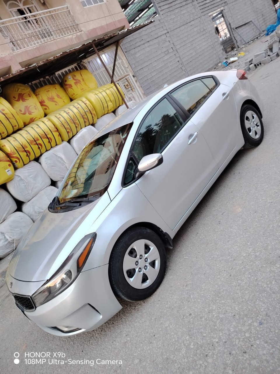 فورتي 17 حادث فقط لبنيد بدون داخل للبيع سعر 120 عنوان كربلاء ***********
