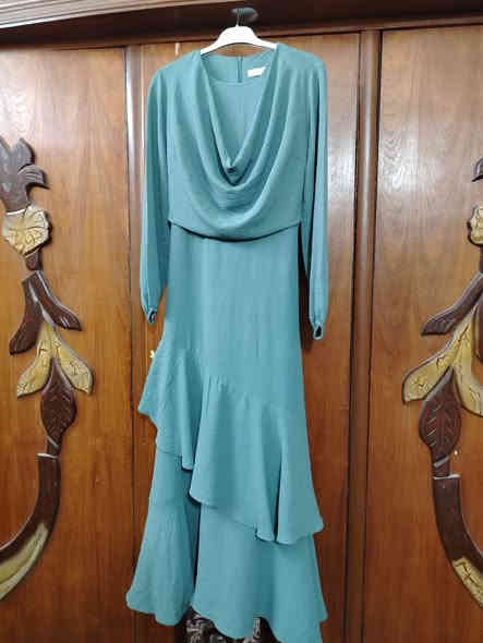 الابيض ب٢٤ قياس ٣٨ يلبس لحد ٤٢
السماگي ب٢٥ قياس ٤٢
الاخضر ب١٥  قياس ٤٤
الأصفر ب١٠ يلبس لحد وزن ٨٠
البصلي ب٥ يلبس لحد وزن ٧٥
للاستفسار اتصل ***********
