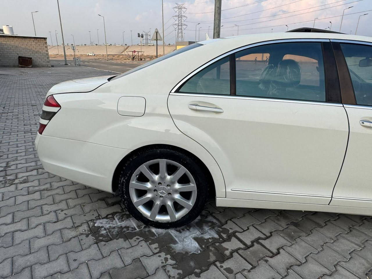 السلام عليكم
#ادوات #ادوات #ادوات 
مارسدس 500 فول مواصفاتs
#مكفول گص وفتح وعشائر
#موديل 2007 
جاهزه 100/100  بدون نقص 
#المكان البصره 
محرك  8  سلندر 
#السعر 95  
***********
