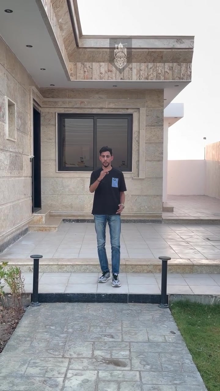 🌴 مزرعة للبيع 🌴

📍 الموقع: الدورة – هور رجب
📐 المساحة: 1250 م²

مزرعة متكاملة ببناء حديث، جاهزة للاستثمار أو الاستخدام الشخصي، وتضم:

✅ مسبح مغلق
✅ جلسات خارجية مميزة
✅ منطقة باربكيو
✅ غرفتا نوم
✅ طاولة بليارد
✅ مجهزة بالكامل بالسبالت والشاشات
✅ غرفة للحراسة

💰 استثمار جاهز:
المزرعة مؤجرة حالياً بنظام الشفتات (صباحي ومسائي)، وقيمة الشفت الواحد 250,000 دينار.

💵 السعر: 400,000,000 دينار
السعر قابل للتفاوض

مكتب القسورة للاستثمار وتطوير العقاري

📞 للاستفسار:
***********
***********
